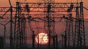 UGT insta al Gobierno a reducir ya el precio de la luz a las familias y la industria